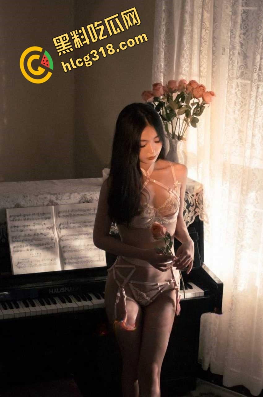 约炮大神【KINGMAST】，酒馆厕所调情后，公园全裸野战骚女，合集献出调教爆操瞬间，简直让人羡慕不已 ！-1