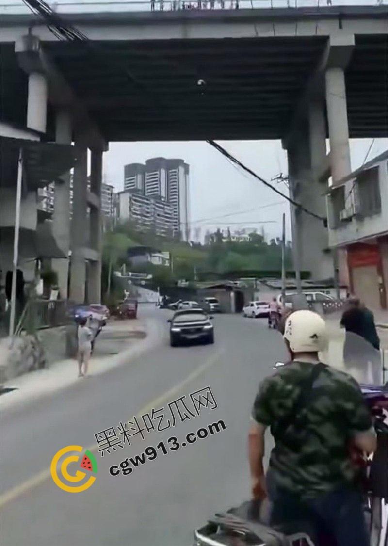 四川叙永县悲剧男子背负网贷，妻离子散绝望跳桥: 金钱社会我们该如何抉择？-5